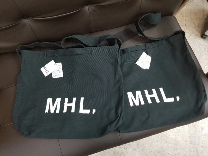 마가렛 호웰 MHL. 투웨이백 블랙/카키(새상품)택포15 마가렛 호웰 MHL. 투웨이백 블랙/카키(새상품)택포15