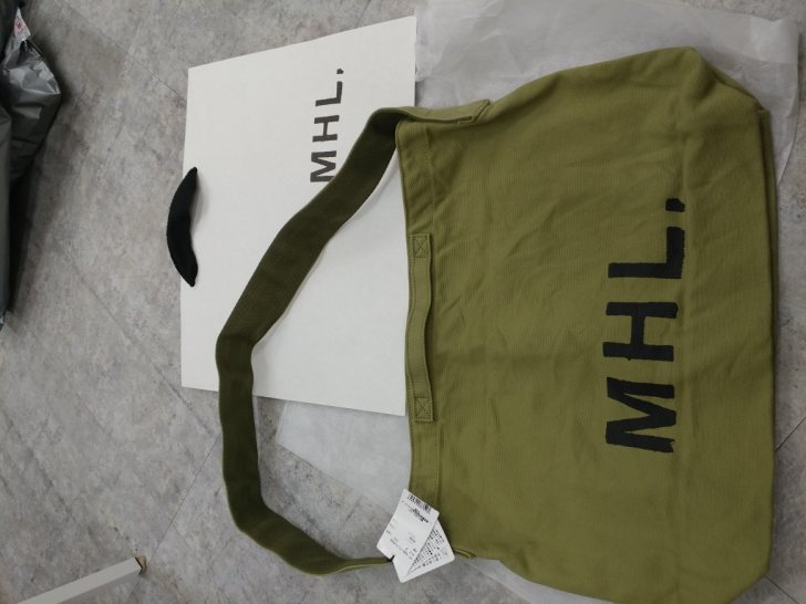 마가렛 호웰 MHL. 투웨이백 블랙/카키(새상품)택포15 마가렛 호웰 MHL. 투웨이백 블랙/카키(새상품)택포15