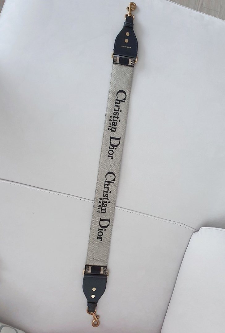 디올 새들백 디올 새들백