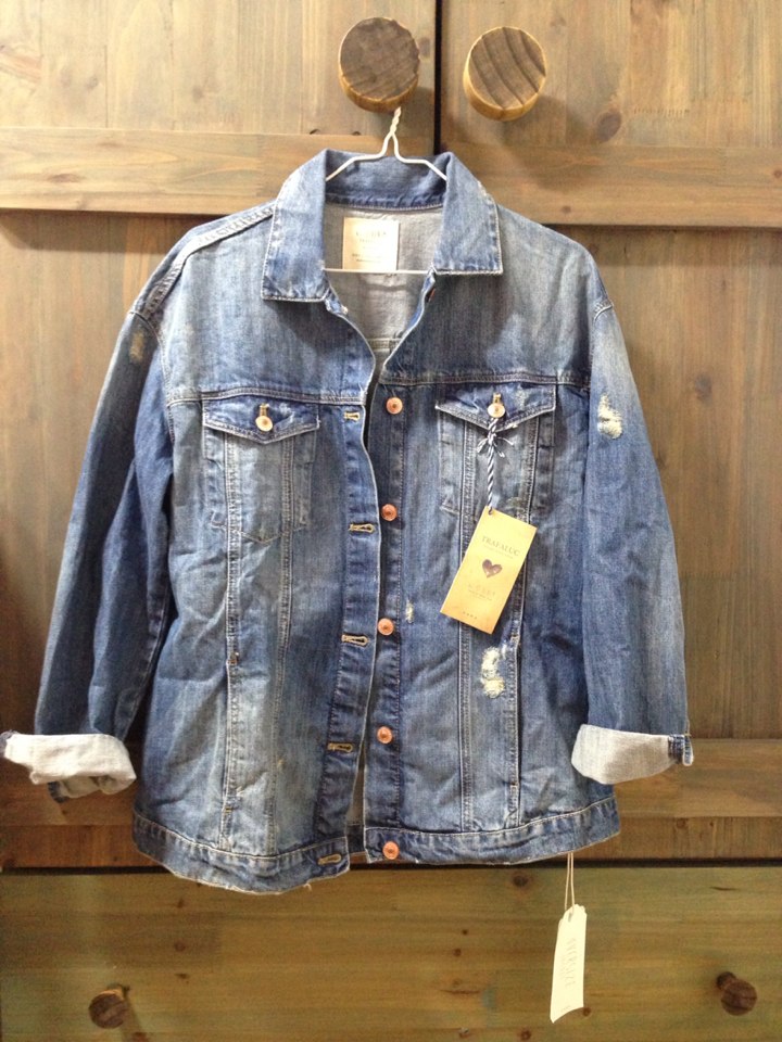 자라(zara) 이번시즌 청자켓 오버사이즈 새제품입니다 자라(zara) 이번시즌 청자켓 오버사이즈 새제품입니다