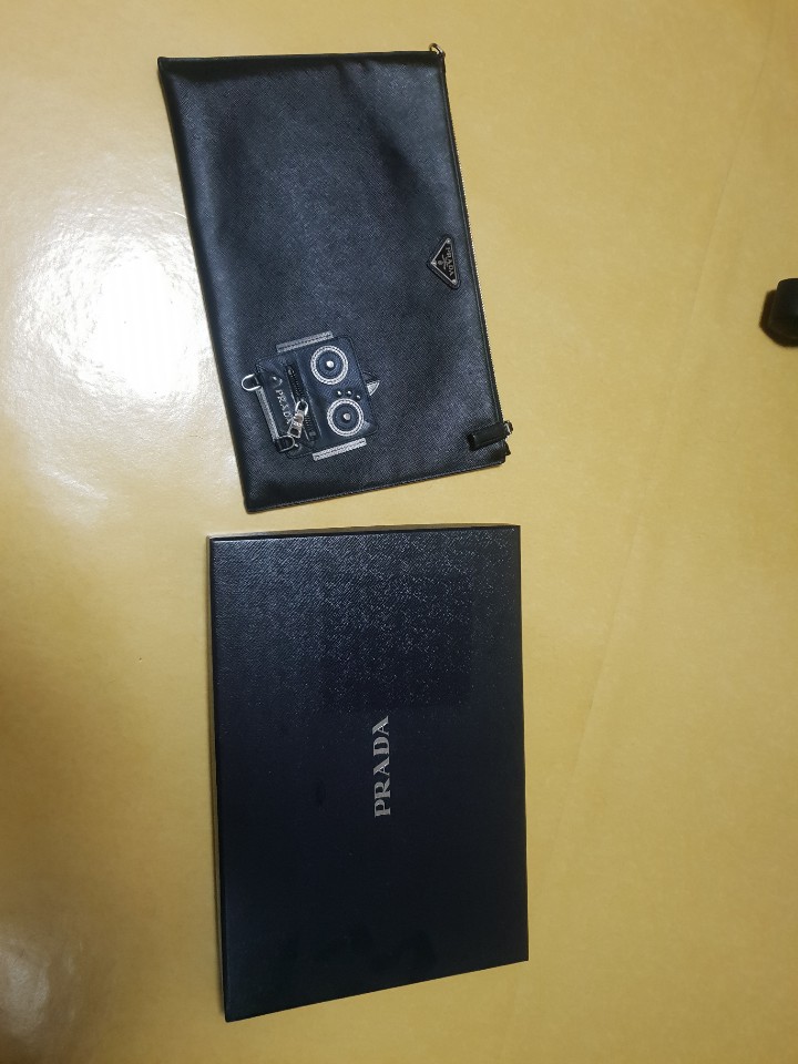 2018신상 프라다 사피아노 로봇클러치