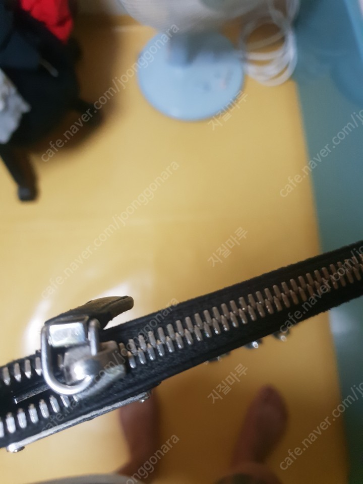 프라다 사피아노 로봇클런치백 프라다 사피아노 로봇클런치백