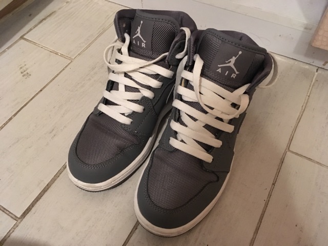 나이키 슈즈 올립니다. 나이키 슈즈 올립니다.