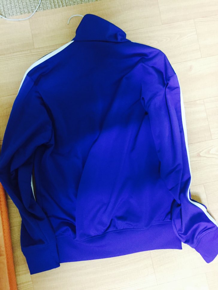 급처 아디다스 파이어버드 빨흰, 파흰 상의 각각 3만원에 팔아요 !! 급처 아디다스 파이어버드 빨흰, 파흰 상의 각각 3만원에 팔아요 !!