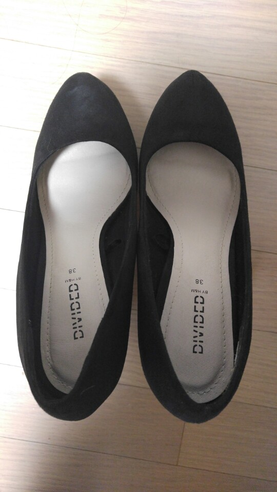 H&M 스웨이드 블랙 둥근코 하이힐(13cm) H&M 스웨이드 블랙 둥근코 하이힐(13cm)