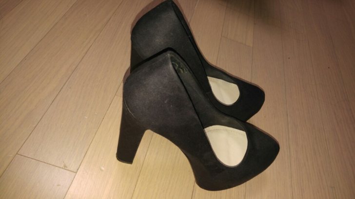 H&M 스웨이드 블랙 둥근코 하이힐(13cm) H&M 스웨이드 블랙 둥근코 하이힐(13cm)