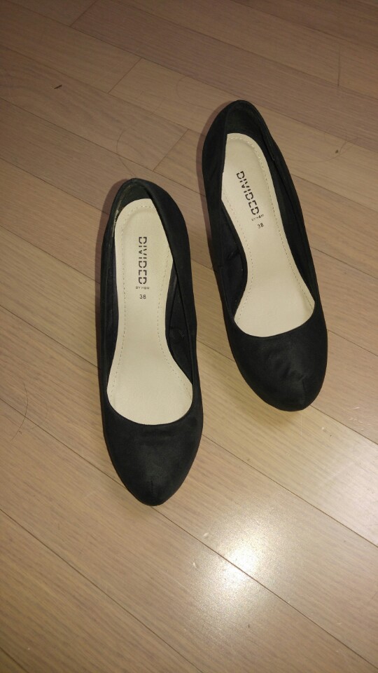 H&M 스웨이드 블랙 둥근코 하이힐(13cm) H&M 스웨이드 블랙 둥근코 하이힐(13cm)