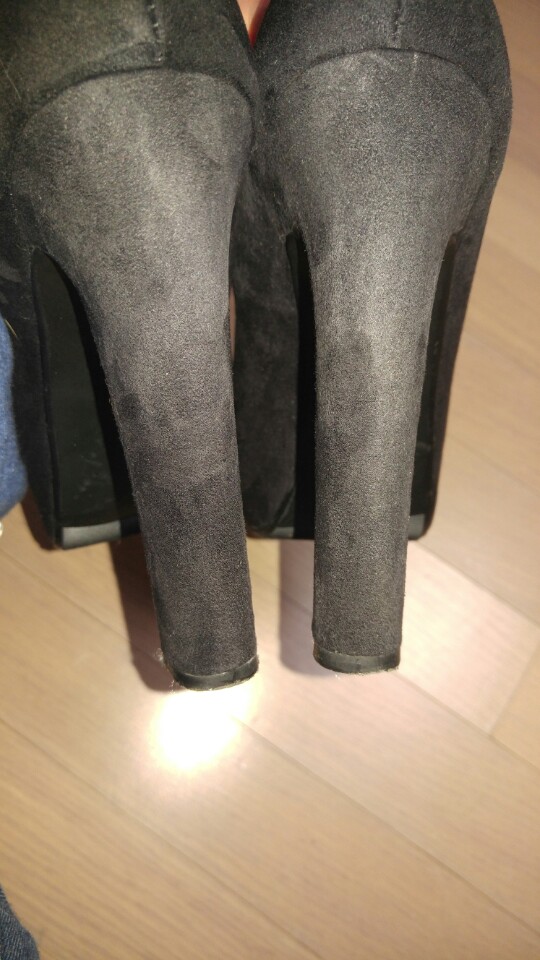 H&M 스웨이드 블랙 둥근코 하이힐(13cm) H&M 스웨이드 블랙 둥근코 하이힐(13cm)