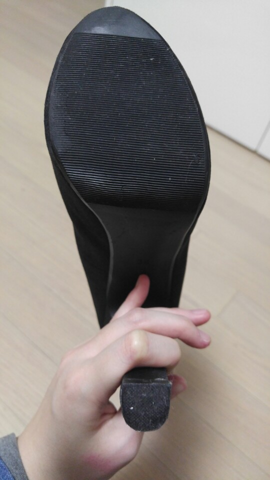 H&M 스웨이드 블랙 둥근코 하이힐(13cm) H&M 스웨이드 블랙 둥근코 하이힐(13cm)