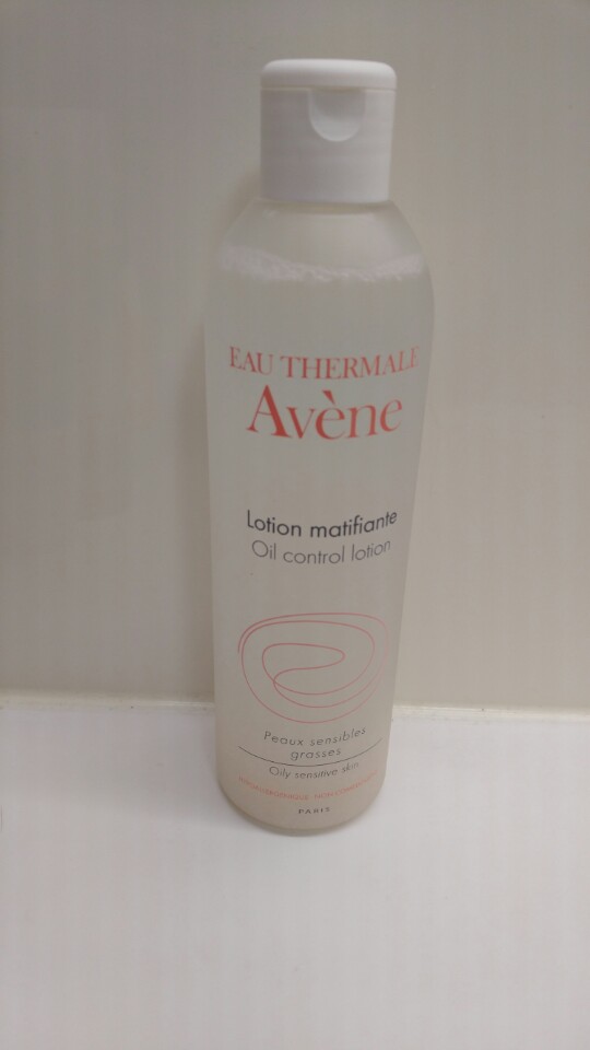아벤느 오일 컨트롤 로션 300ml 택포 19000원 아벤느 오일 컨트롤 로션 300ml 택포 19000원