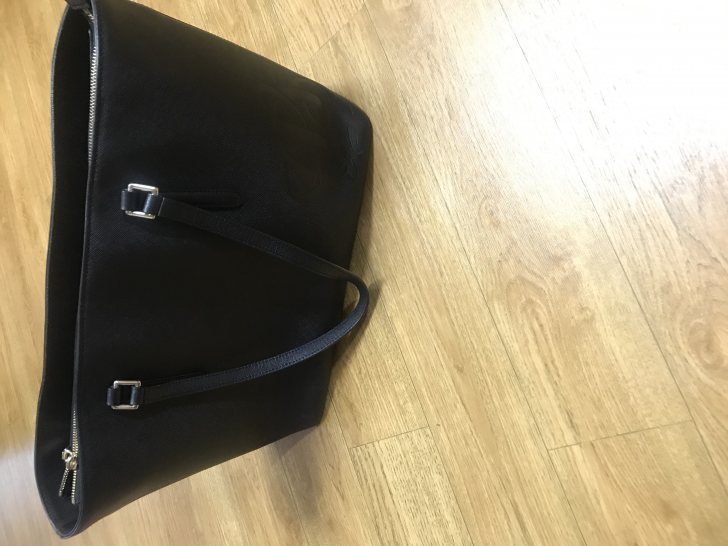 루이까또즈 쇼퍼백 판매합니다