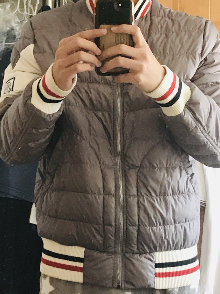 몽클레어 감마블루 패딩 원가180만원 몽클레어 감마블루 패딩 원가180만원