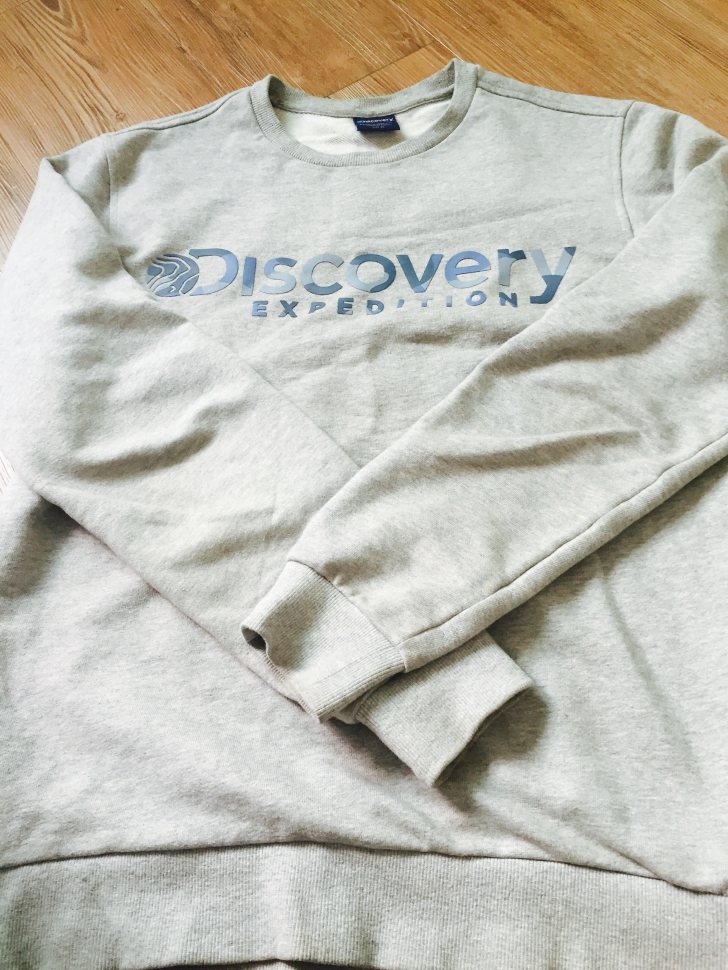 DISCOVERY 맨투맨 정품 팝니다 DISCOVERY 맨투맨 정품 팝니다