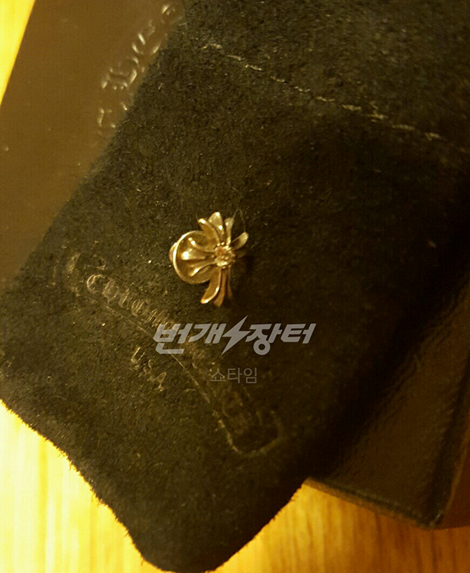 크롬하츠 다이아 정품 귀걸이 크롬하츠 다이아 정품 귀걸이