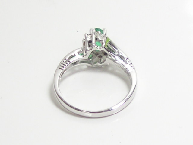 핑크래디14k 천연 에머랄드 총 0.6ct 다이아 반지 희망가 275000