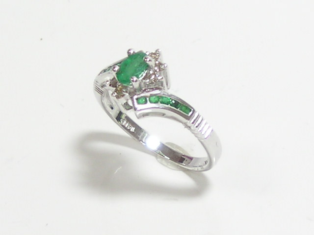 핑크래디14k 천연 에머랄드 총 0.6ct 다이아 반지 희망가 275000