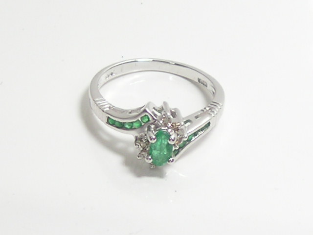 핑크래디14k 천연 에머랄드 총 0.6ct 다이아 반지 희망가 275000
