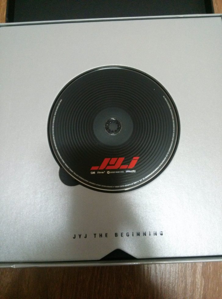 jyj 1집앨범 'the beginnig' 한정판