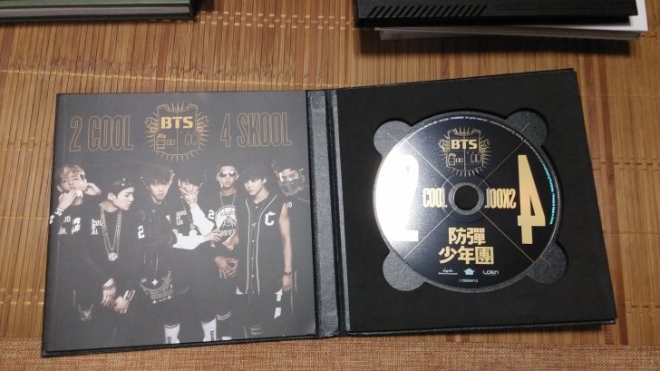 방탄소년단 (BTS) Single - 2 Cool 4 Skool 앨범 팝니다! 방탄소년단 (BTS) Single - 2 Cool 4 Skool 앨범 팝니다!