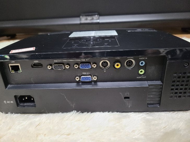 엘지 BW286-SD 중고빔프로젝터 초단초점 재고물량이없는 귀한물건 엘지 BW286-SD 중고빔프로젝터 초단초점 재고물량이없는 귀한물건