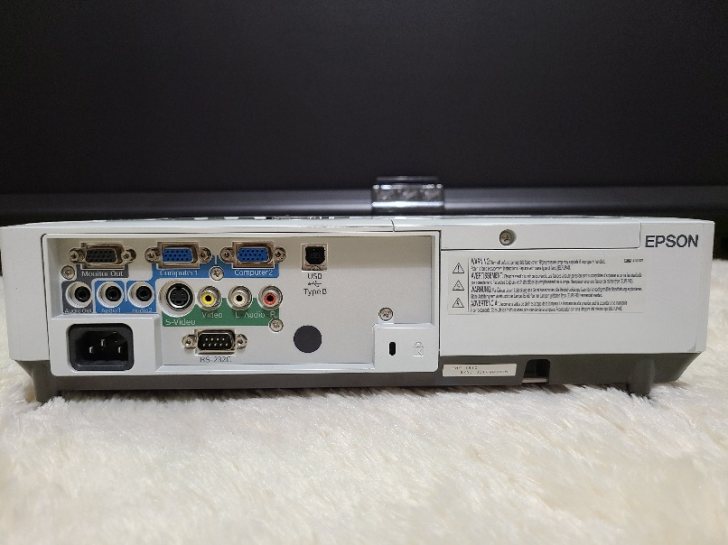 엡손emp-1810 중고빔프로젝터 퇴근후 집에서 영화를~ 엡손emp-1810 중고빔프로젝터 퇴근후 집에서 영화를~