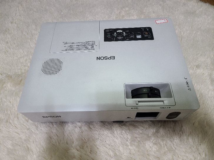 엡손emp-1810 중고빔프로젝터 퇴근후 집에서 영화를~ 엡손emp-1810 중고빔프로젝터 퇴근후 집에서 영화를~