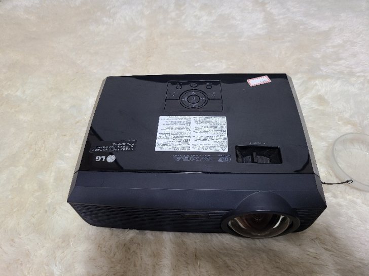 엘지 BW286-SD 중고빔프로젝터 초단초점 재고물량이없는 귀한물건 엘지 BW286-SD 중고빔프로젝터 초단초점 재고물량이없는 귀한물건
