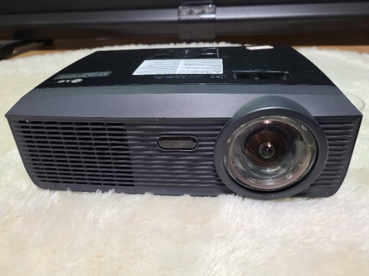 엘지 BW286-SD 중고빔프로젝터 초단초점 재고물량이없는 귀한물건 엘지 BW286-SD 중고빔프로젝터 초단초점 재고물량이없는 귀한물건