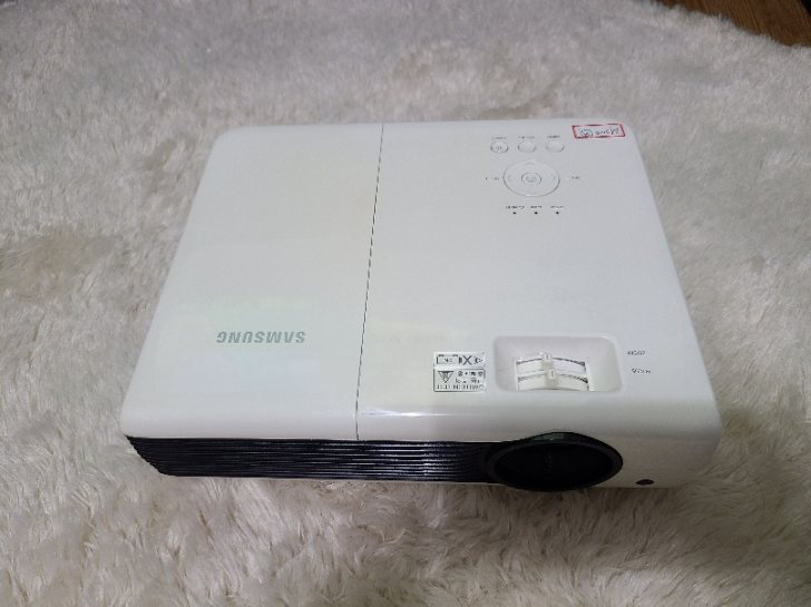 삼성SP-M300소형 중고빔프로젝터 내방을 영화관으로 만들기!! 삼성SP-M300소형 중고빔프로젝터 내방을 영화관으로 만들기!!