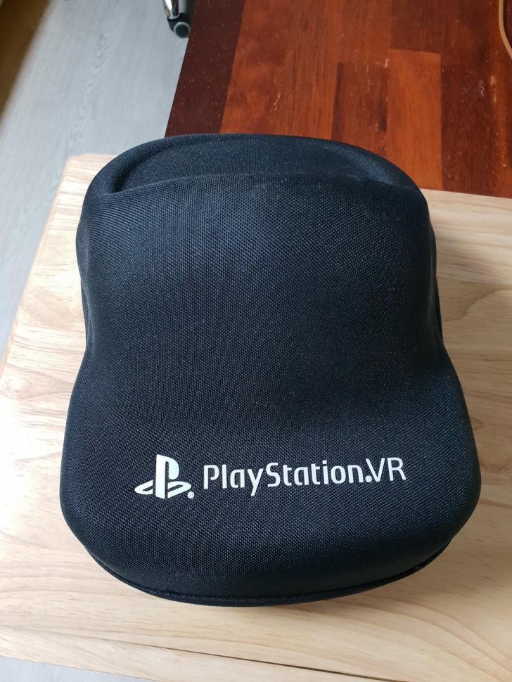 ps4 vr 3번셋+슈팅컨트롤+vr cd6개+3종 충전거치대,vr전용케이스 일괄팝니다