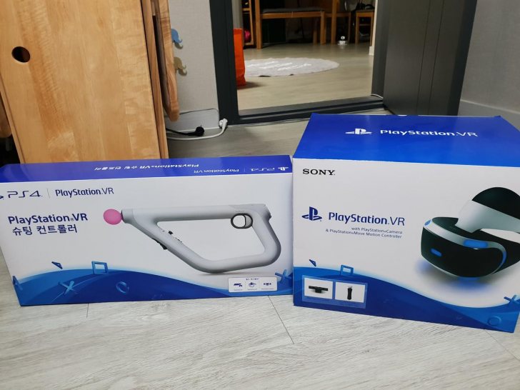 ps4 vr 3번셋+슈팅컨트롤+vr cd6개+3종 충전거치대,vr전용케이스 일괄팝니다