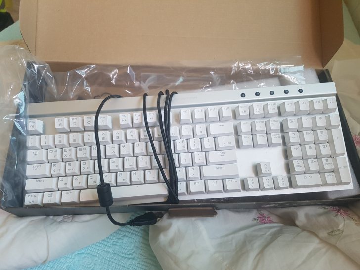 몬스터 데블스킬 mk108 뉴페이스 팝니다 사고 2일만에 파는거라 상대 좋습니;다