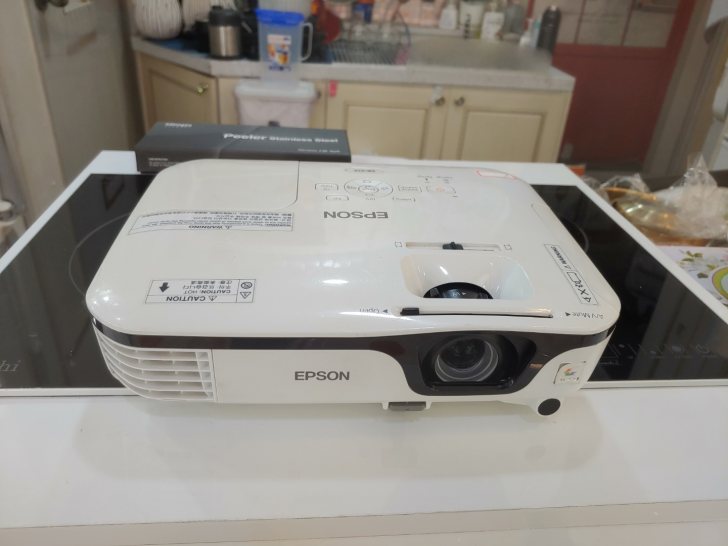 엡손 EB-X14 빔프로젝터 고휘도밝기(램프샐거로교환제품) 엡손 EB-X14 빔프로젝터 고휘도밝기(램프샐거로교환제품)