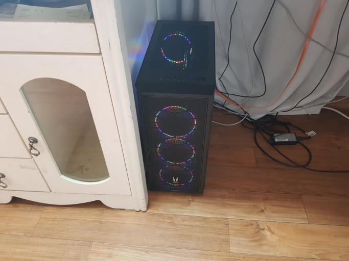 컴퓨터 모니터 키보드 R7-5800X / B550 / 16G / RTX 컴퓨터 모니터 키보드 R7-5800X / B550 / 16G / RTX