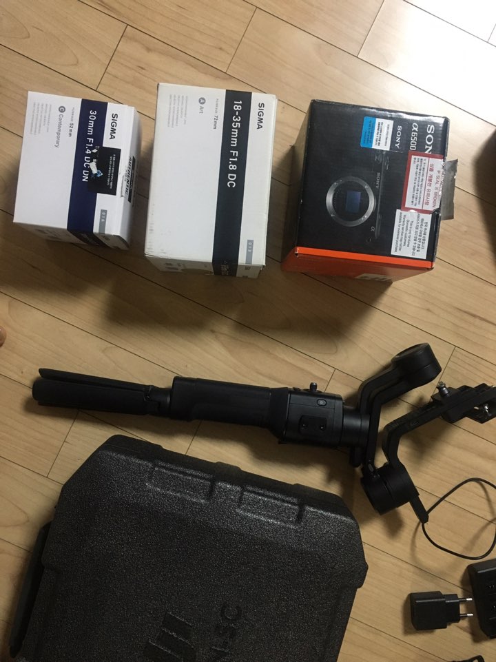 A6500 + MC-11 + Sigma 18-35mm + Sigma 30mm + 로닌 sc + QZSD Q999H A6500 + MC-11 + Sigma 18-35mm + Sigma 30mm + 로닌 sc + QZSD Q999H