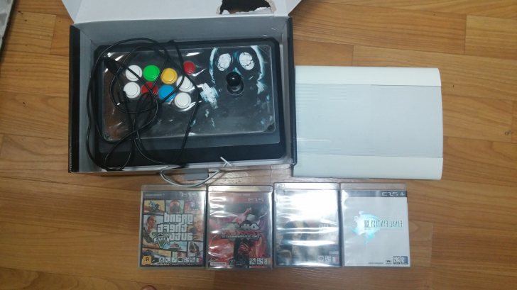 화이트 본체4205,메이크스틱, 철권태그2,라오스,gta5,파판13(일) 팝니다.| 화이트 본체4205,메이크스틱, 철권태그2,라오스,gta5,파판13(일) 팝니다.|