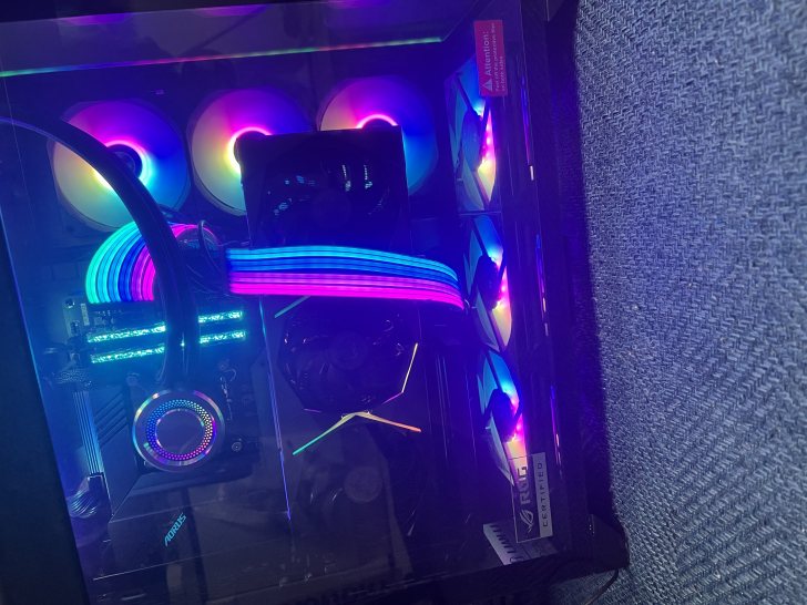조립pc 고사양 수냉 게이밍 본체 급처합니다 조립pc 고사양 수냉 게이밍 본체 급처합니다