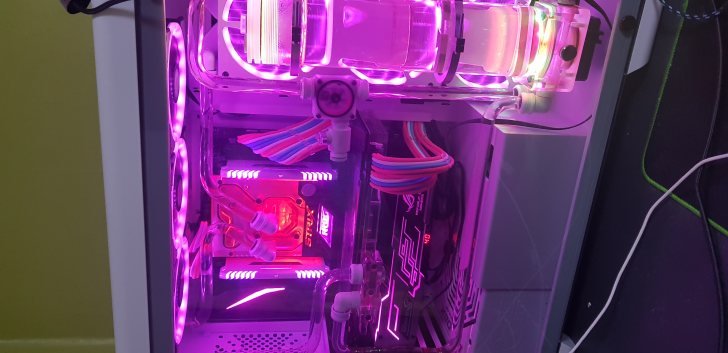 커스텀수냉pc 판매합니다 커스텀수냉pc 판매합니다