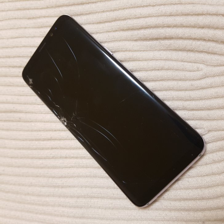 갤럭시 S8 액정파손 판매합니다 갤럭시 S8 액정파손 판매합니다