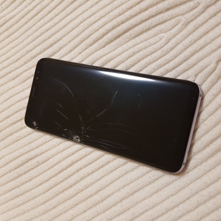 갤럭시 S8 액정파손 판매합니다 갤럭시 S8 액정파손 판매합니다