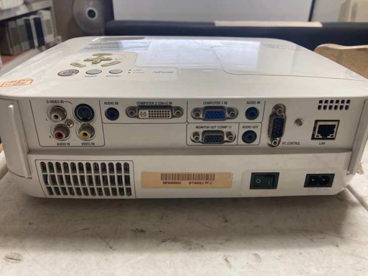 NEC NP600 빔프로젝터 상태최상급 팝니다 NEC NP600 빔프로젝터 상태최상급 팝니다