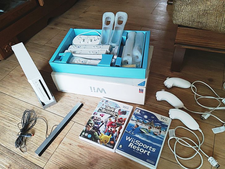닌텐도 wii 풀세트 + 게임 CD 2종 닌텐도 wii 풀세트 + 게임 CD 2종