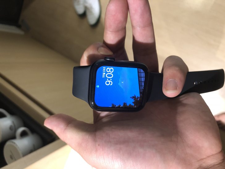 애플워치 44mm 스페이스그레이 산지3일 애플워치 44mm 스페이스그레이 산지3일