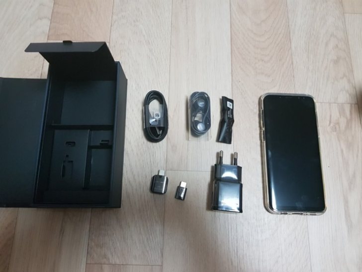 갤럭시S8+ 미드나잇블랙 팝니다 갤럭시S8+ 미드나잇블랙 팝니다