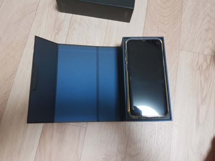 갤럭시S8+ 미드나잇블랙 팝니다 갤럭시S8+ 미드나잇블랙 팝니다