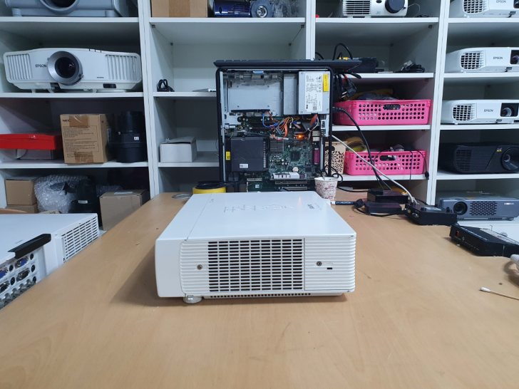산요 PLC - XU 106K 중고빔프로젝터