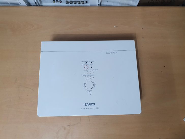 산요 PLC - XU 106K 중고빔프로젝터