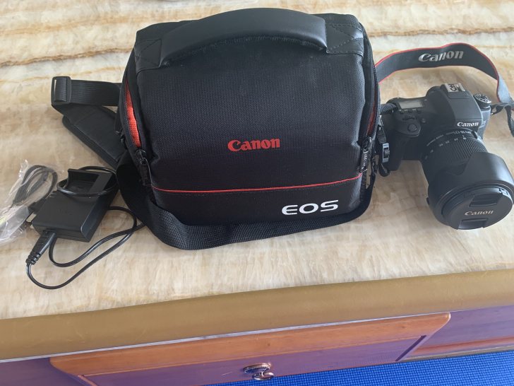 캐논 EOS 760D 카메라 판매합니다	|