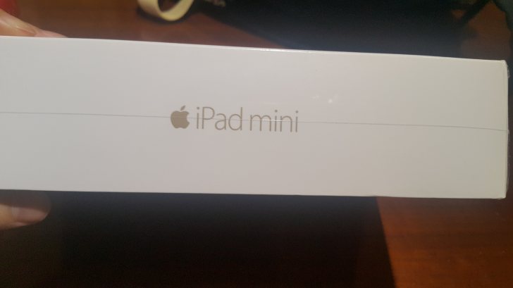아이패드 mini4 16GB 골드 미개봉 새상품 아이패드 mini4 16GB 골드 미개봉 새상품