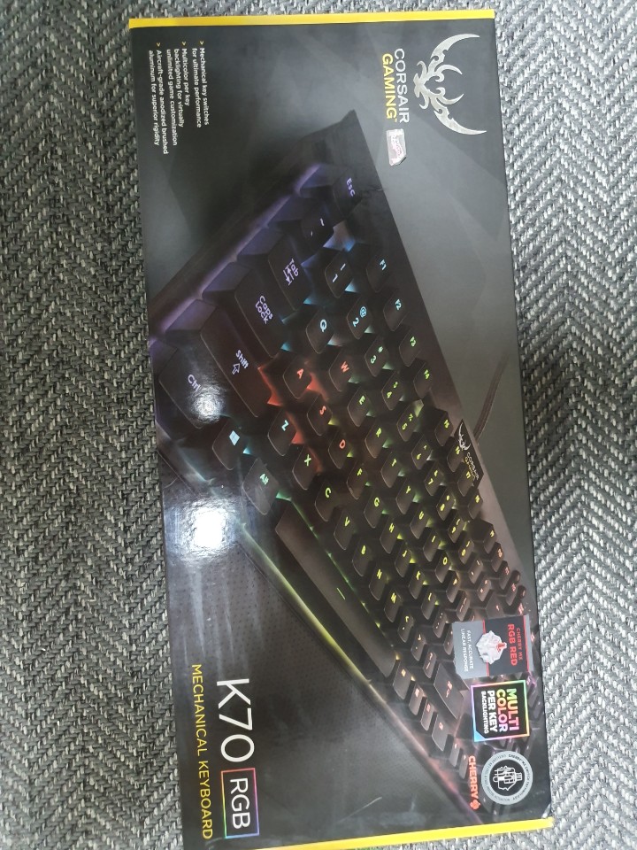 커세어 K70 RGB 게이밍키보드 적축 택포6만원 팝니다. (수원) 커세어 K70 RGB 게이밍키보드 적축 택포6만원 팝니다. (수원)